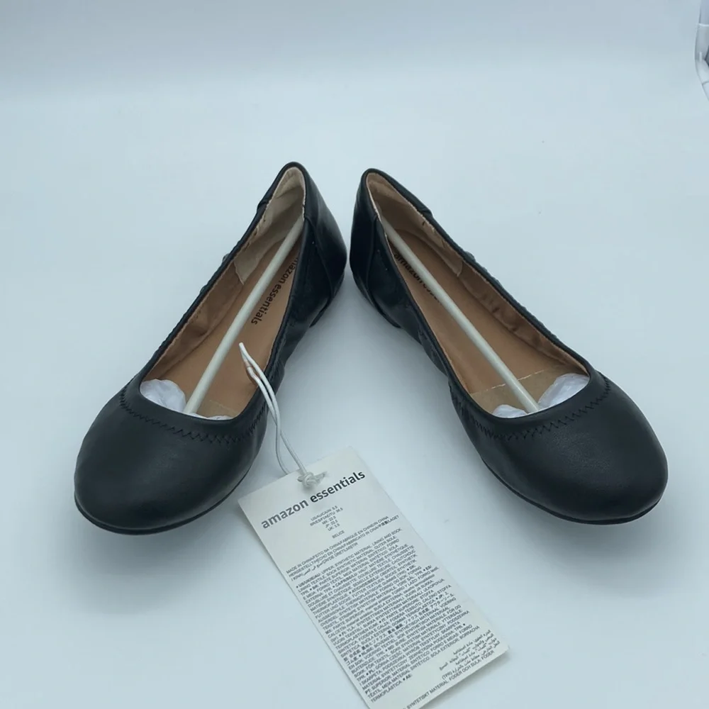 NWT AMAZON ESSENTIALS BLACK BALLET FLATS